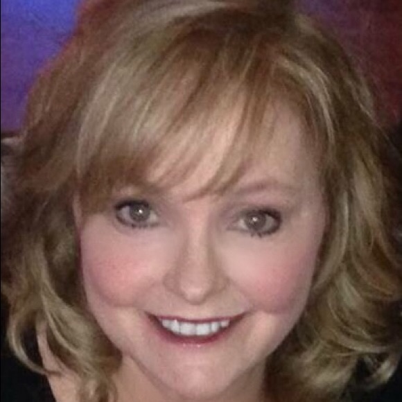 Meet your Posher, Charleen - Picture 2 of 3